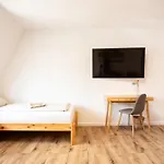 75qm 3-raum-wohnung In Ruhiger Umgebung Διαμέρισμα