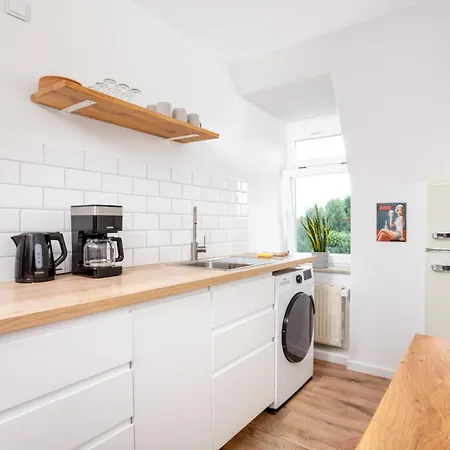 75qm 3-raum-wohnung In Ruhiger Umgebung Διαμέρισμα