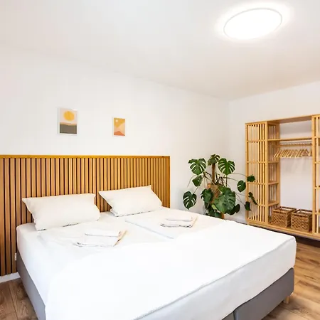 75qm 3-raum-wohnung In Ruhiger Umgebung 아파트 타우차